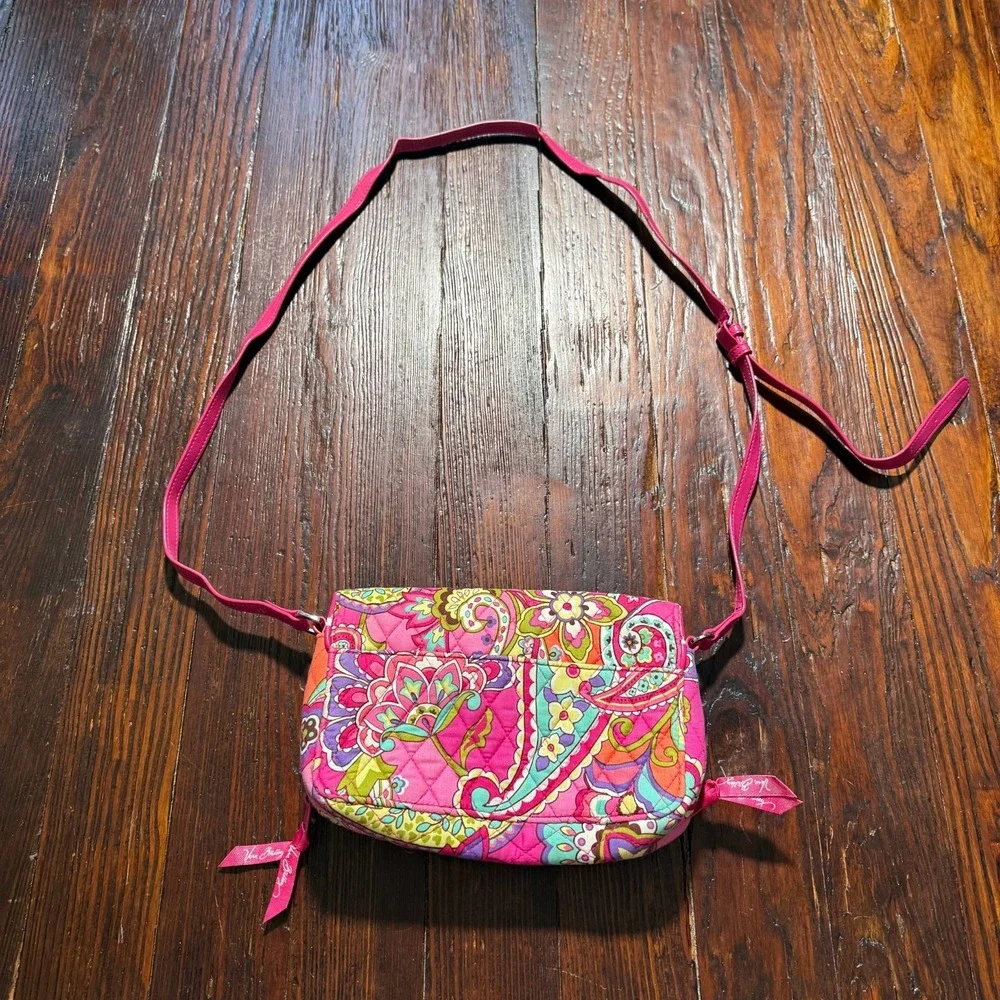 Vera Bradley Wallet Crossbody Pink Swirl‎ Paisley Floral Turn Lock - Picture 4 of 10
